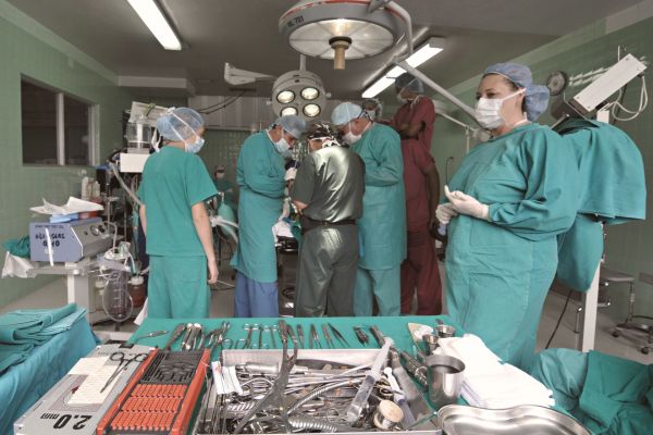 Le rôle incontournable de l'infirmier en salle d'opération : véritable fondation de la chirurgie moderne